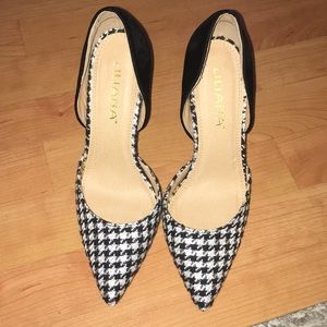 Liliana houndstooth pump